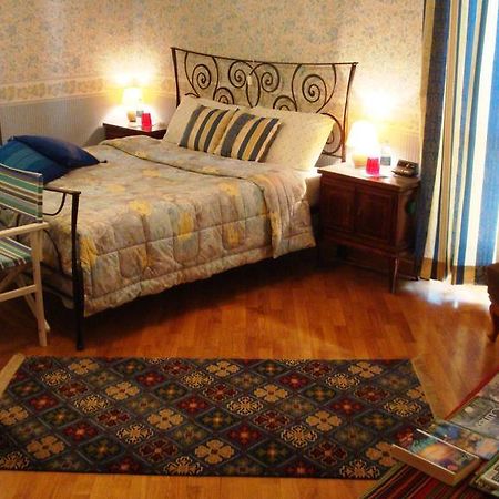Bed and Breakfast Il Melograno Borgo San Dalmazzo Habitación foto
