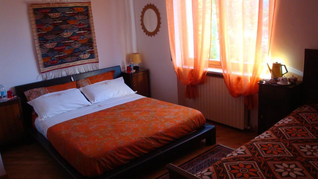 Bed and Breakfast Il Melograno Borgo San Dalmazzo Habitación foto